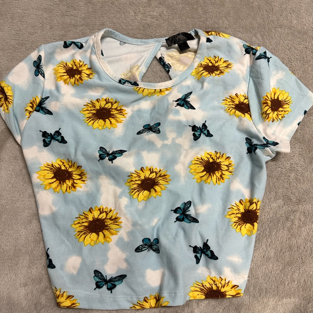 Floral print crop top with open back
